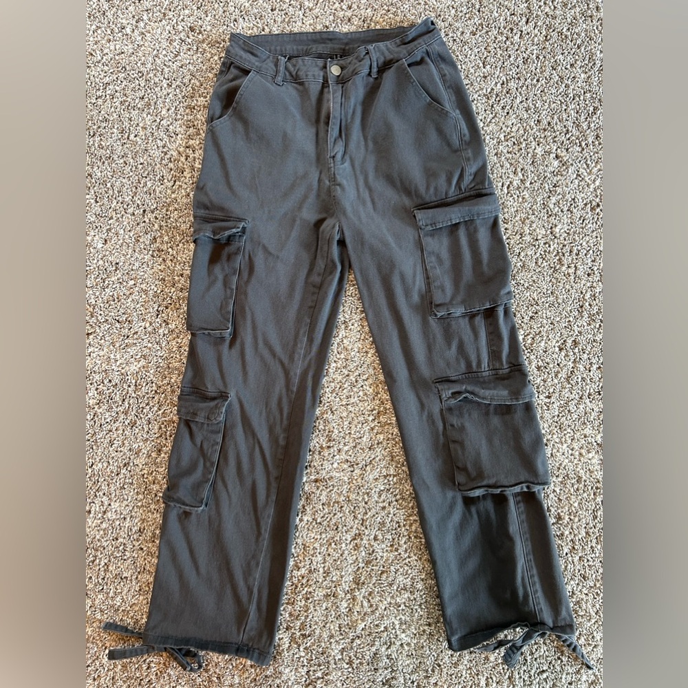 Gilipur brand Dark gray cargo pants
